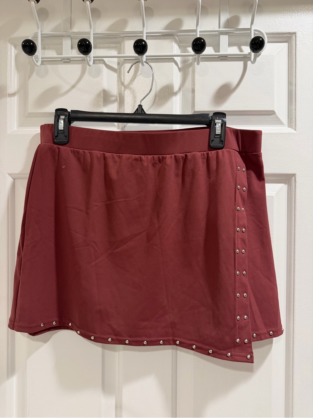 NWT HALARA Burgundy Mini Skirt with Stud Trim Sz XL